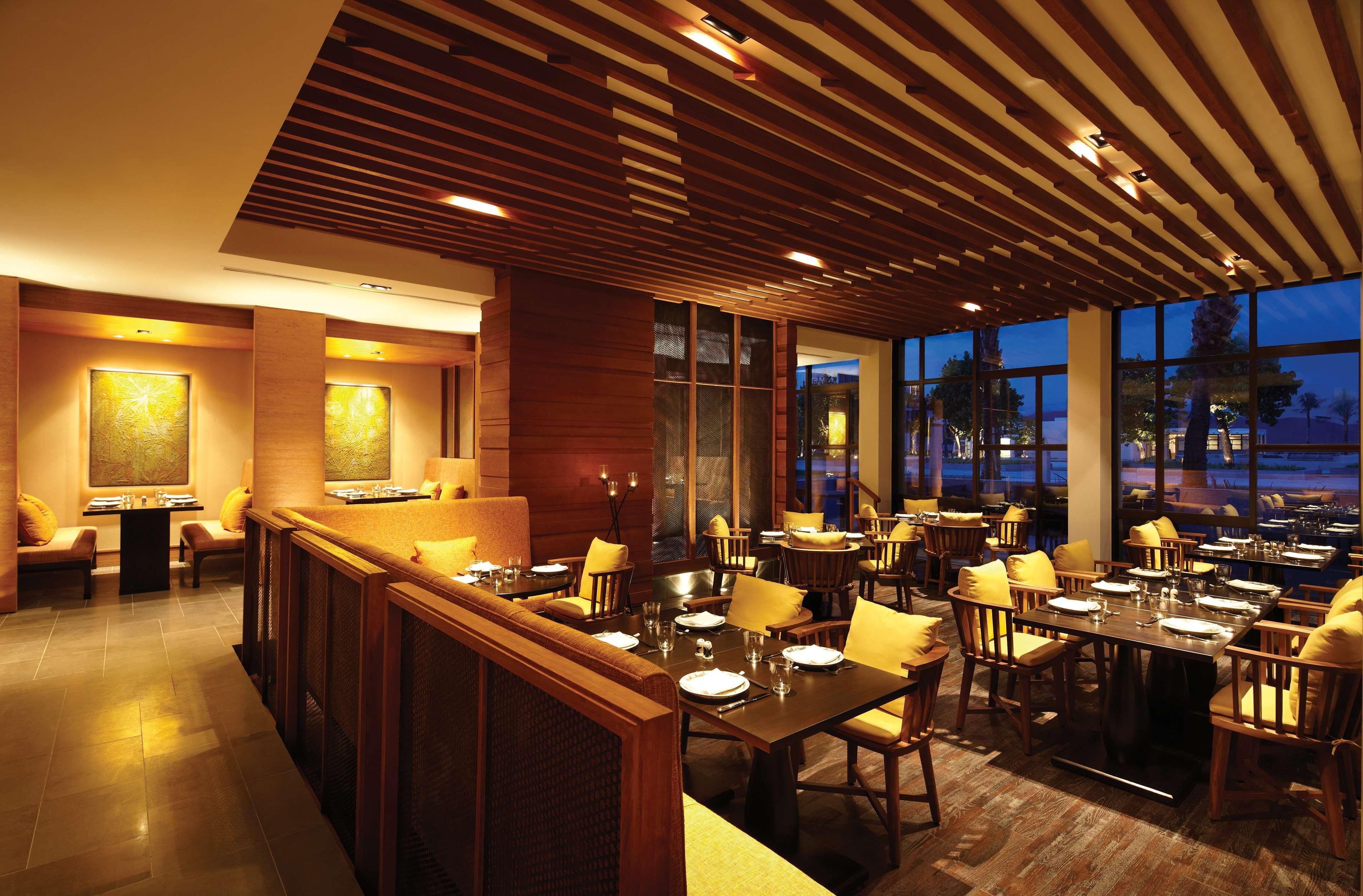 حياة ريجنسي دانينج ريزورت آند سبا دا نانغ المظهر الخارجي الصورة The interior of the restaurant