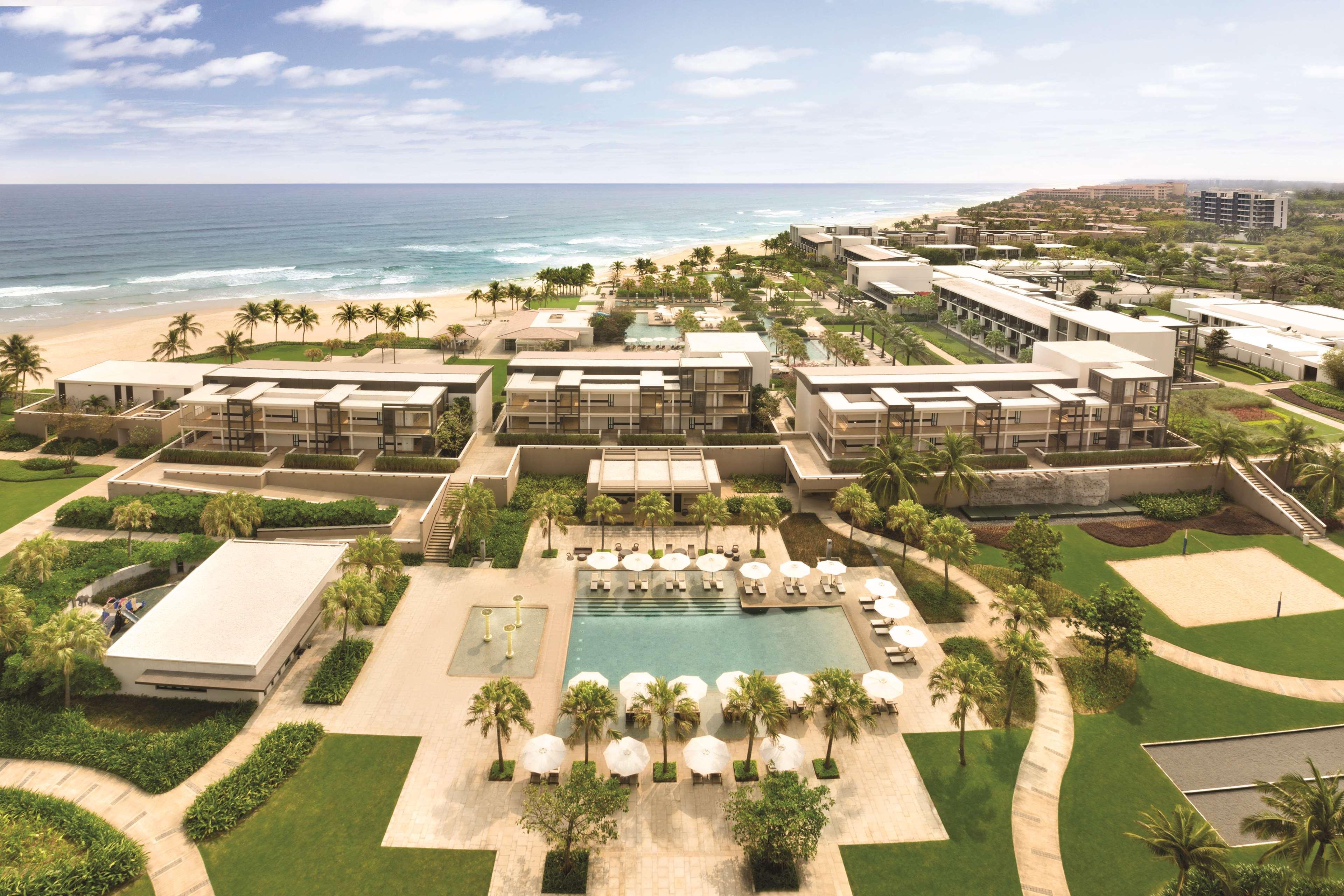 حياة ريجنسي دانينج ريزورت آند سبا دا نانغ المظهر الخارجي الصورة Aerial view of the resort