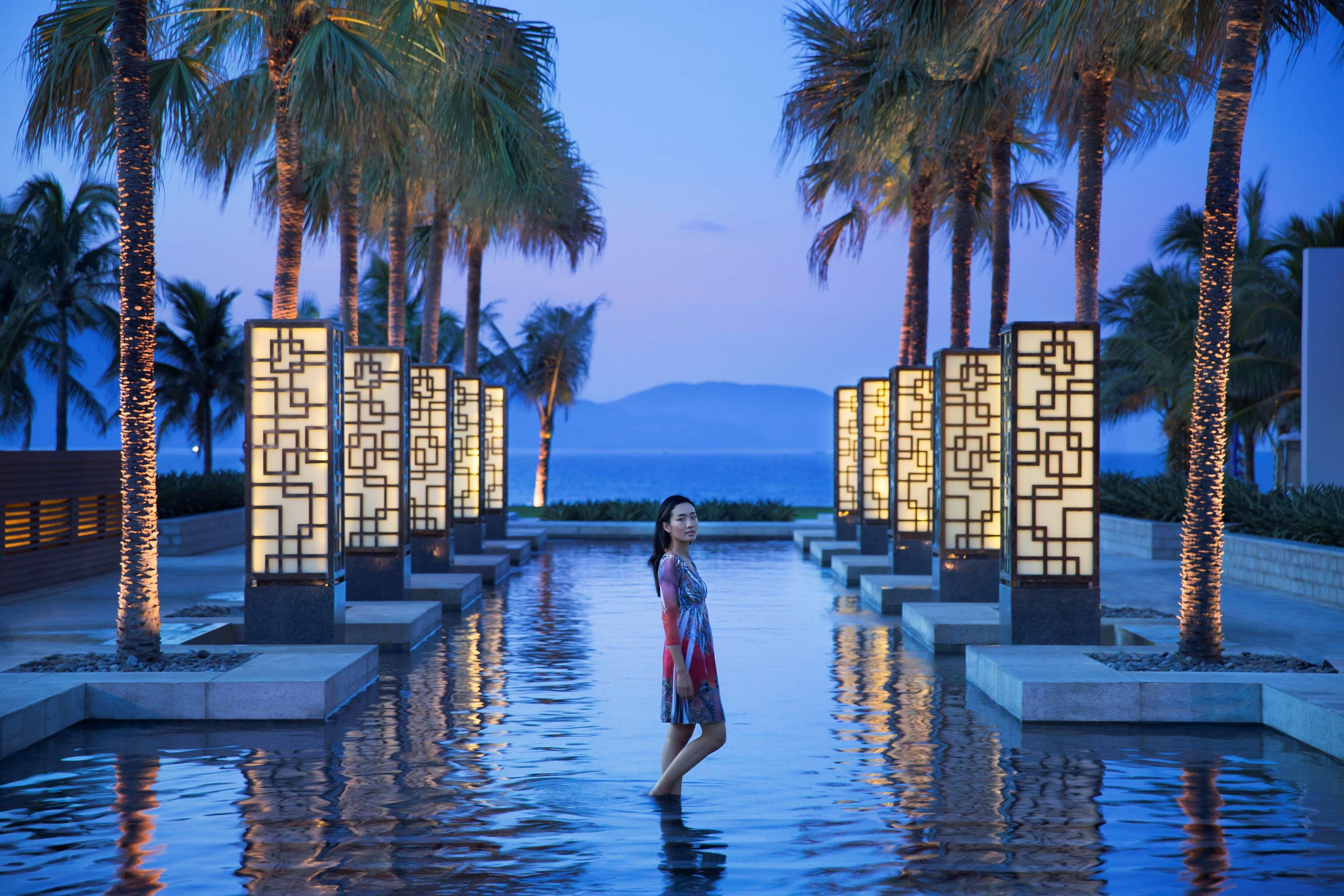 حياة ريجنسي دانينج ريزورت آند سبا دا نانغ المظهر الخارجي الصورة The resort's main pool