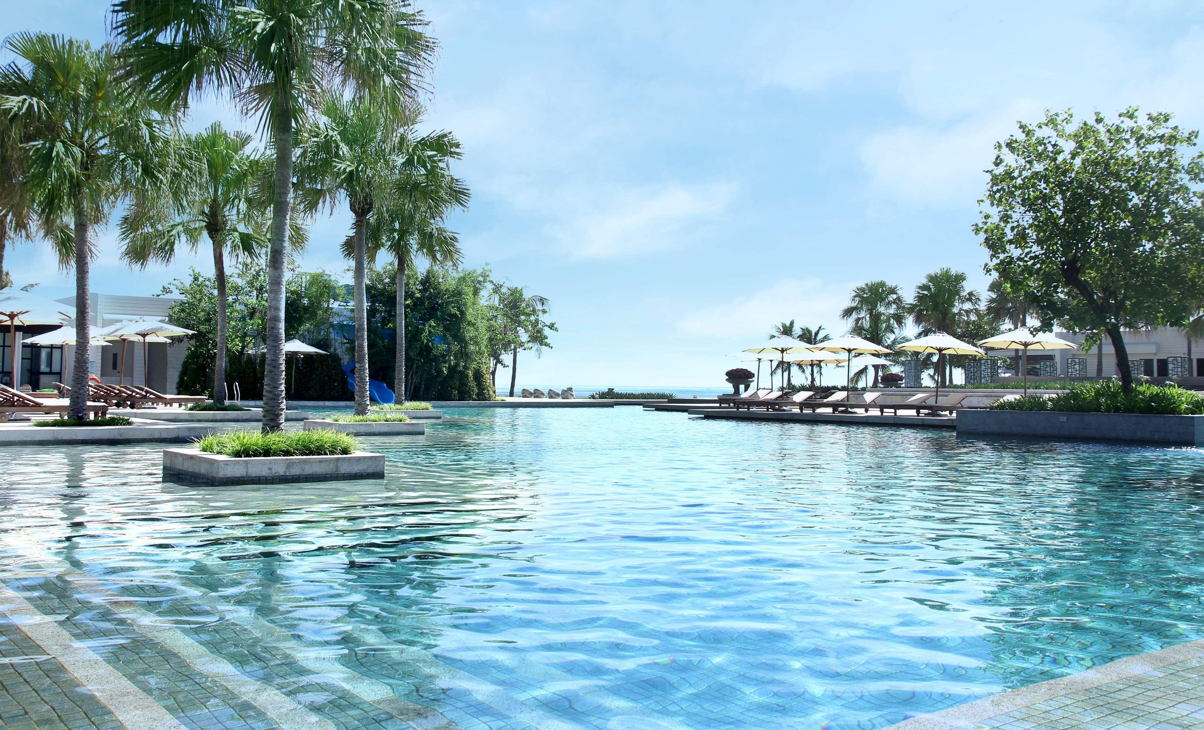 حياة ريجنسي دانينج ريزورت آند سبا دا نانغ المظهر الخارجي الصورة The pool at the InterContinental Hua Hin Resort