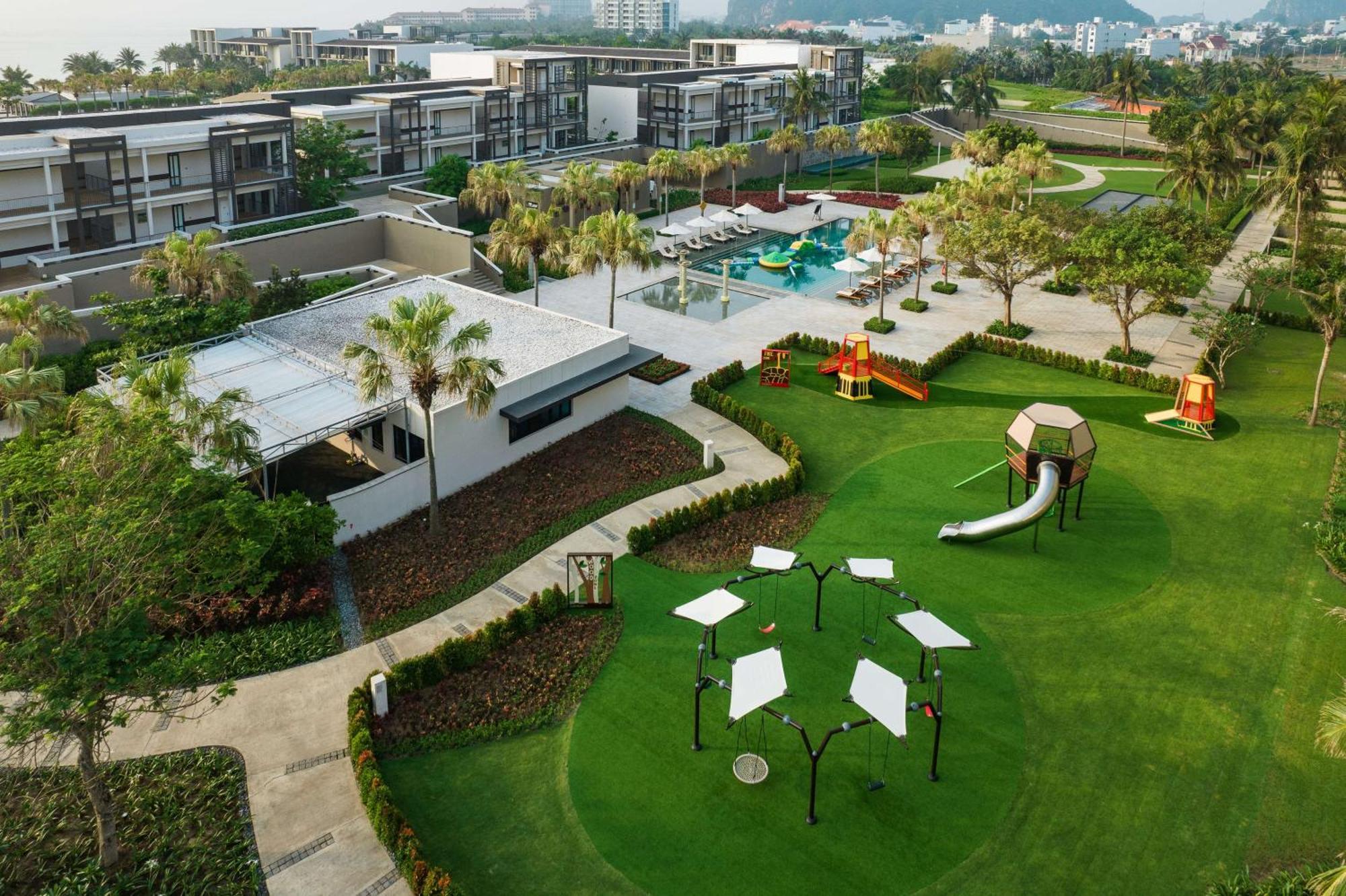 حياة ريجنسي دانينج ريزورت آند سبا دا نانغ المظهر الخارجي الصورة The clubhouse at the Vinpearl Golf Club