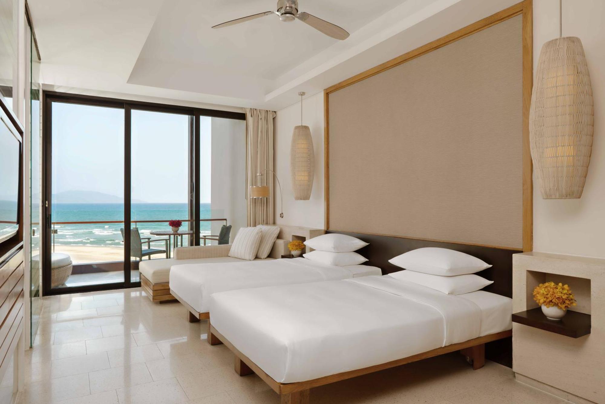 حياة ريجنسي دانينج ريزورت آند سبا دا نانغ المظهر الخارجي الصورة A room at the InterContinental Danang Sun Peninsula Resort